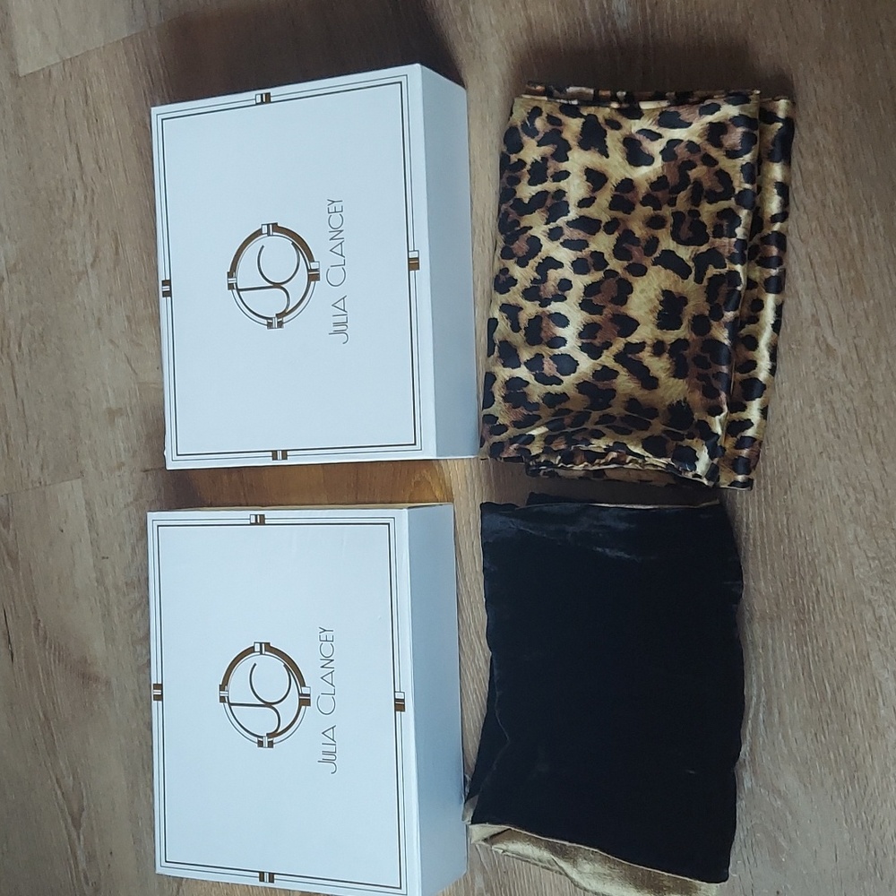 Julia Clancey turban x 2